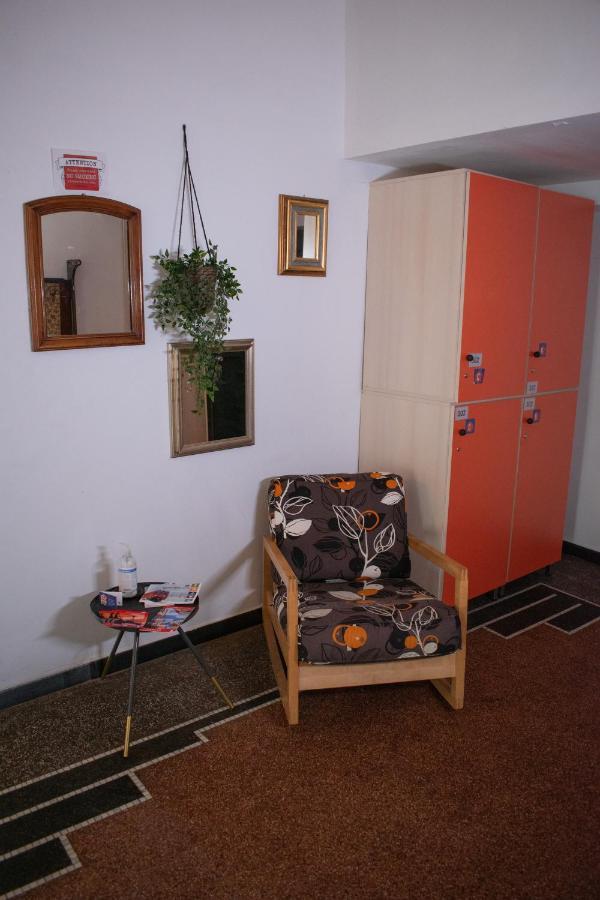 Abbey Hostel Генуя Экстерьер фото
