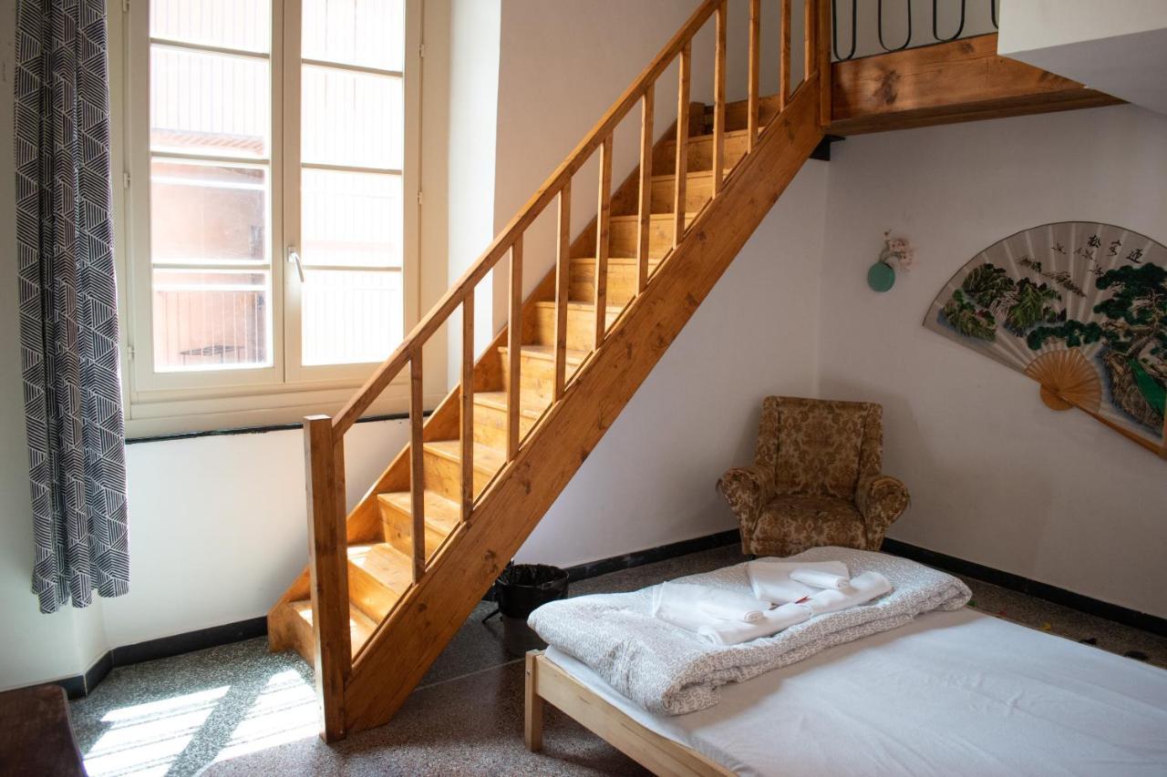 Abbey Hostel Генуя Экстерьер фото
