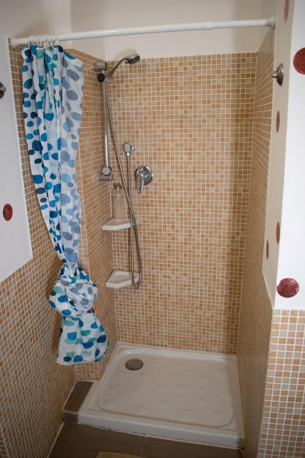 Abbey Hostel Генуя Экстерьер фото