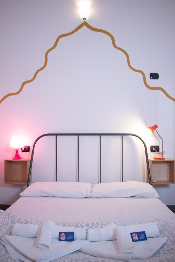 Abbey Hostel Генуя Экстерьер фото
