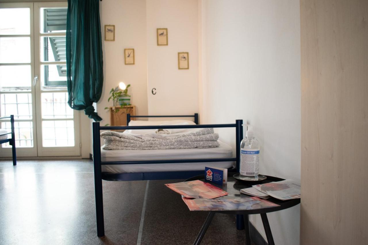 Abbey Hostel Генуя Экстерьер фото