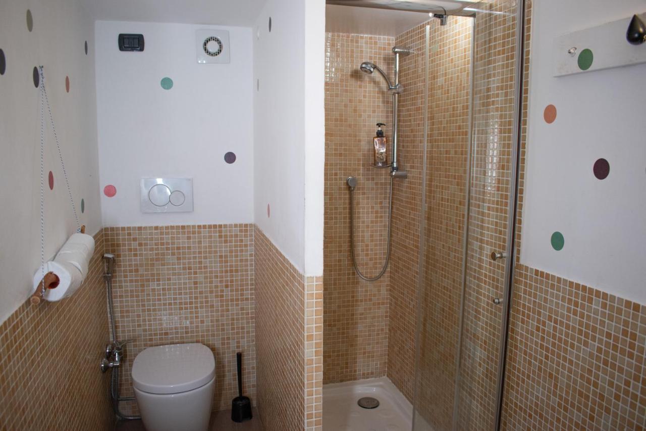 Abbey Hostel Генуя Экстерьер фото