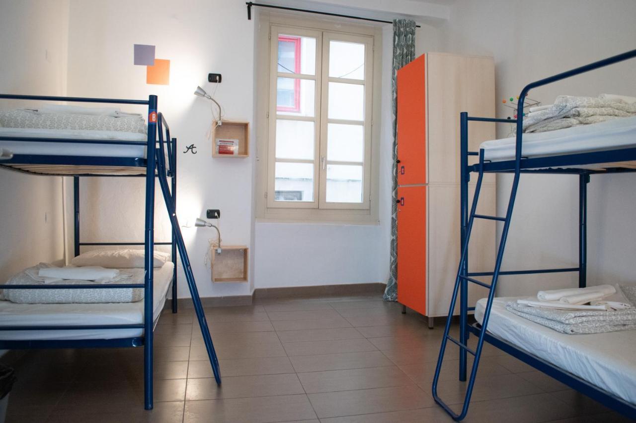 Abbey Hostel Генуя Экстерьер фото