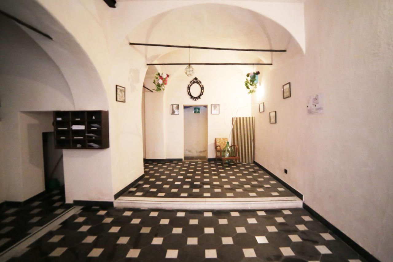 Abbey Hostel Генуя Экстерьер фото
