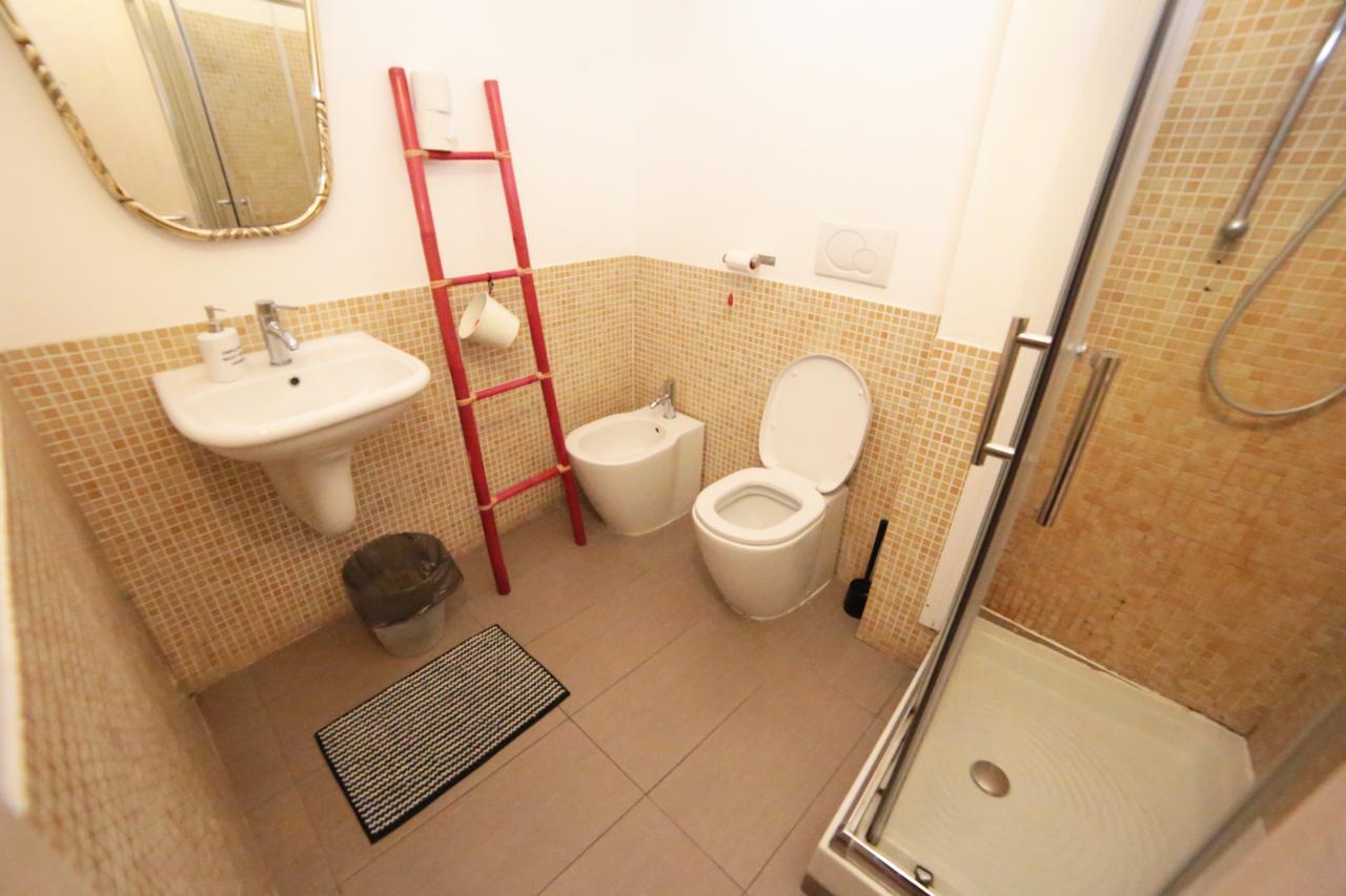 Abbey Hostel Генуя Экстерьер фото